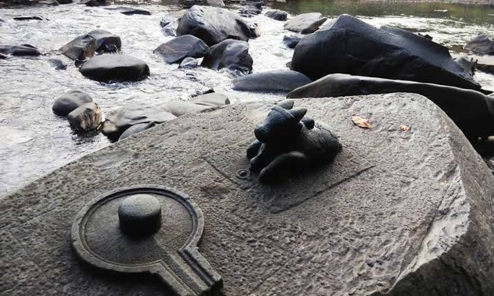 Narmada Nadi Shivling - नर्मदा नदी के हर पत्थर में हैं शिव, आखिर क्यों..!!